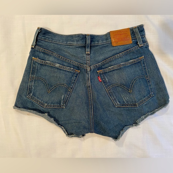 Levi’s 501® ORIGINAL HIGH RISE WOMEN'S SHORTS - Size 25 in “Silver Lake” - Picture 2 of 7